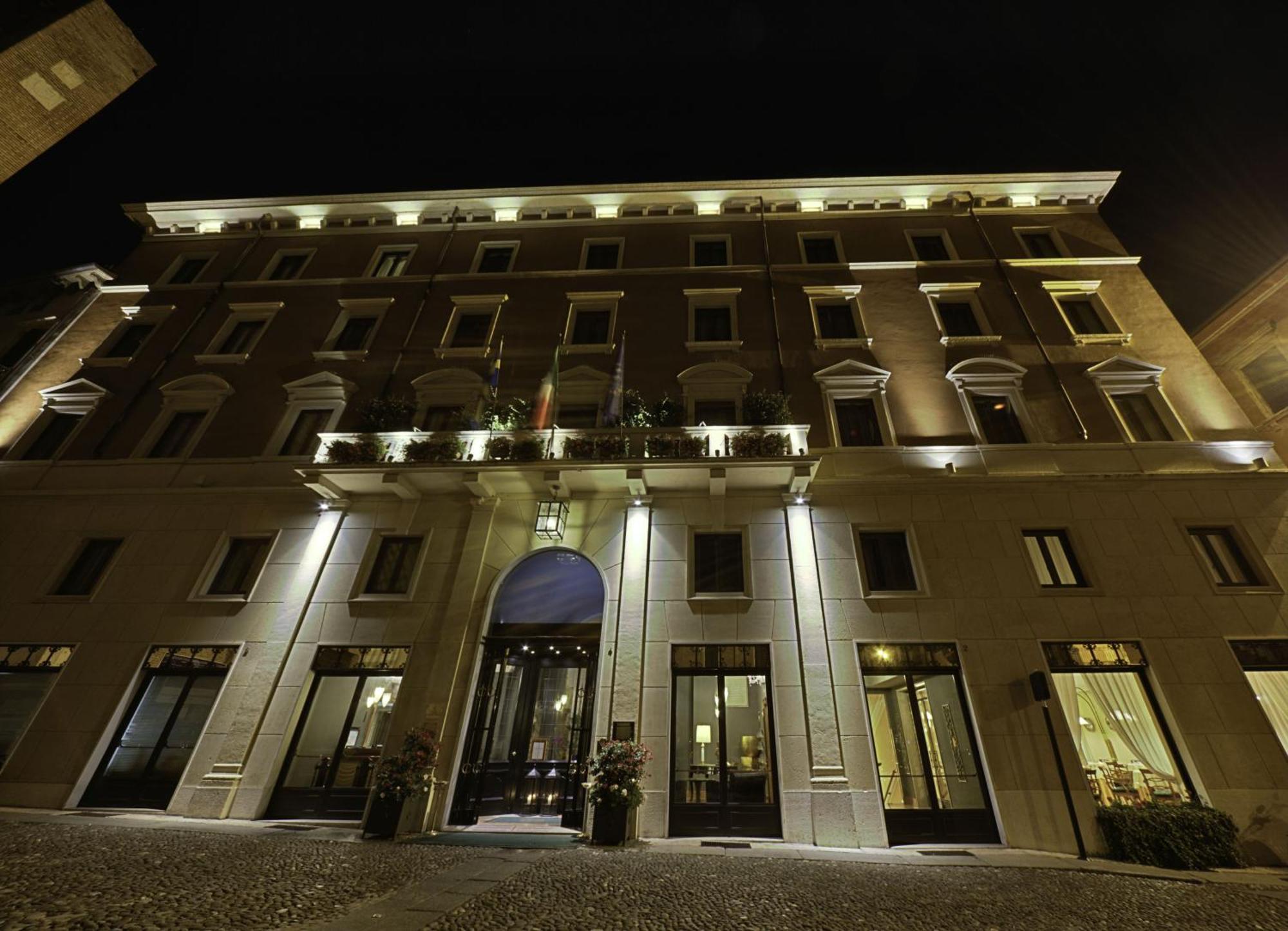 Due Torri Hotel Verona Esterno foto